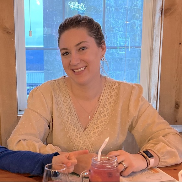 Meet your Posher, Erika - Picture 1 of 1